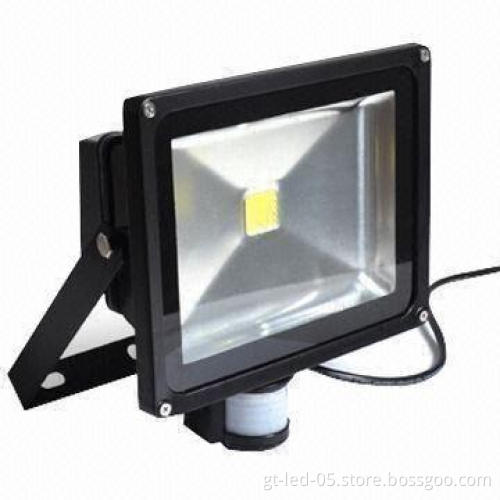 Outdoor Waterproof IP65 10 to 100W LED Floodlight with SAA, CE, RoHS, TUV and EMC Testing